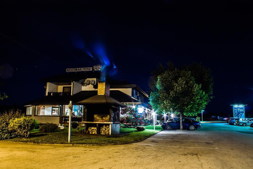 Restaurant Rooms Pino Szluin Kültér fotó