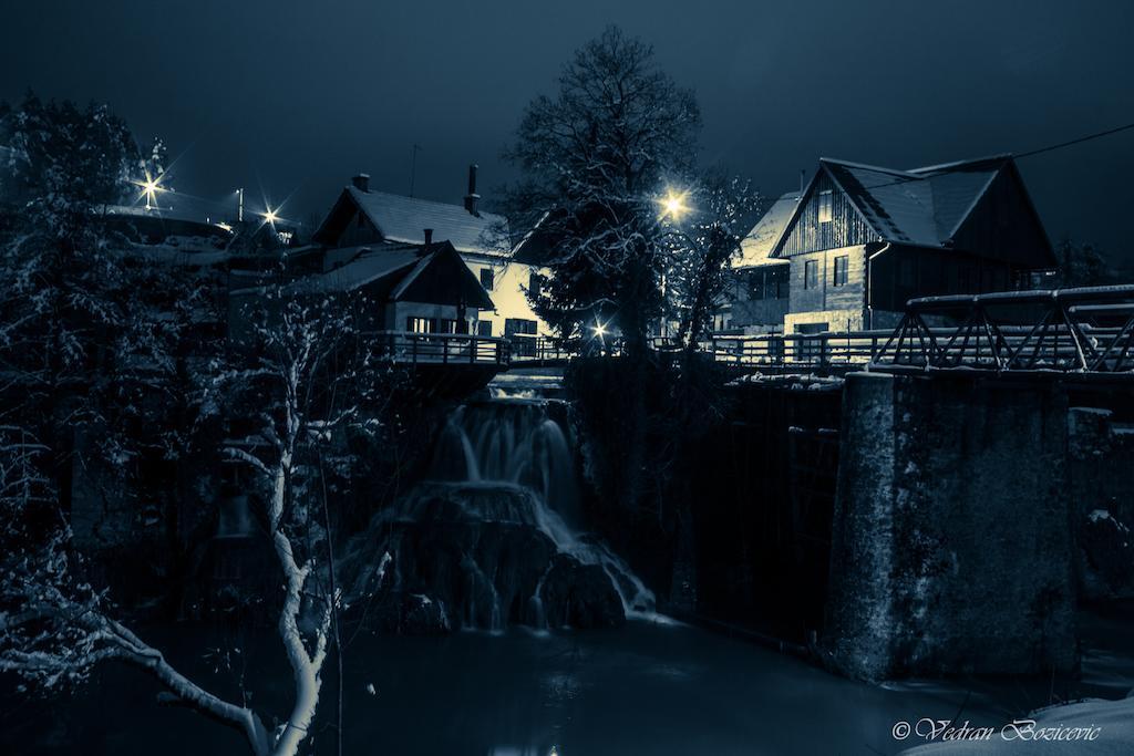 Restaurant Rooms Pino Szluin Kültér fotó