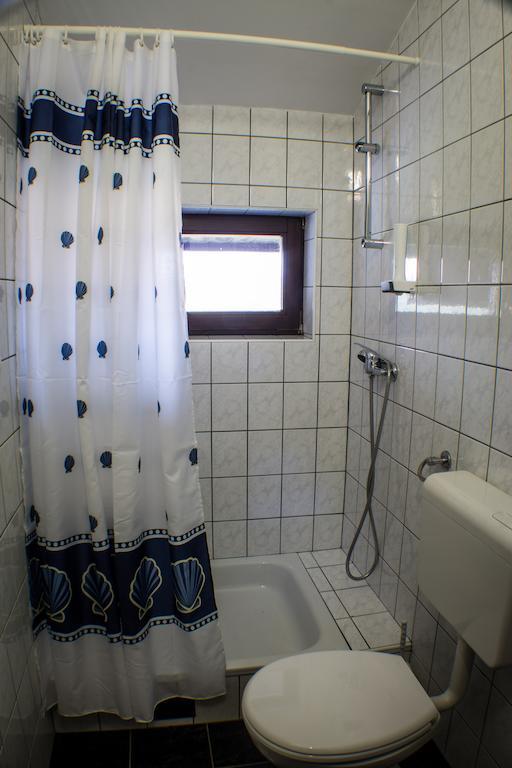 Restaurant Rooms Pino Szluin Szoba fotó