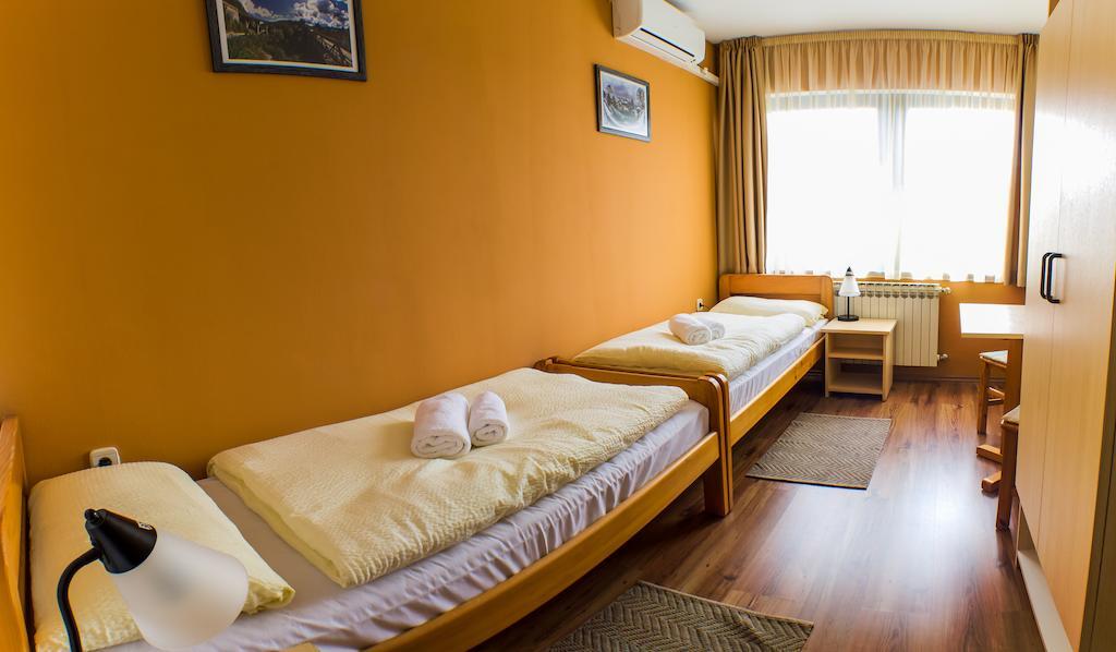 Restaurant Rooms Pino Szluin Szoba fotó
